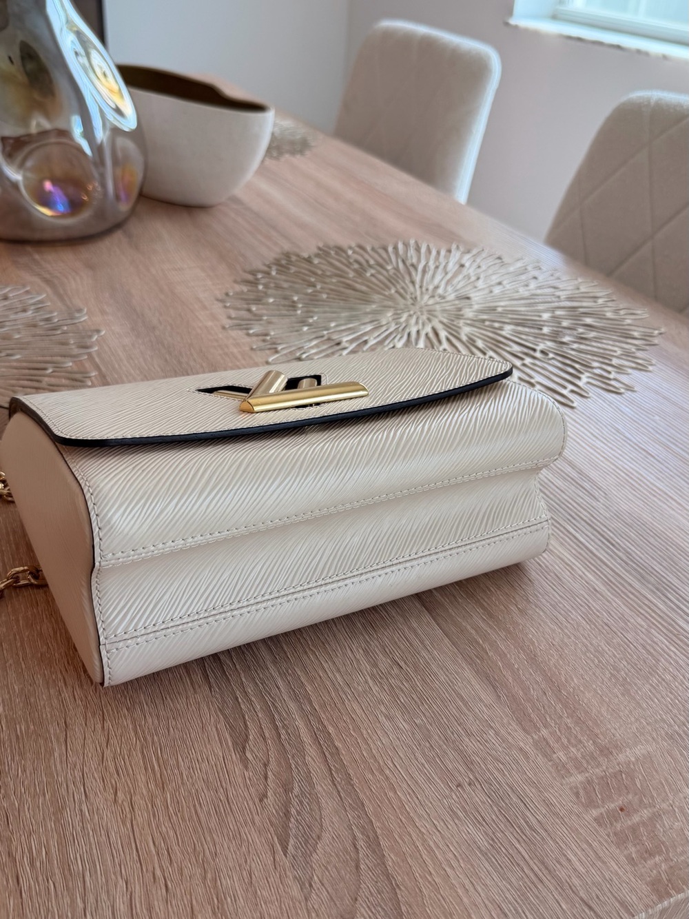 Louis Vuitton Ivory Chain Shoulder Crossbody Bag - Picture 7 of 11